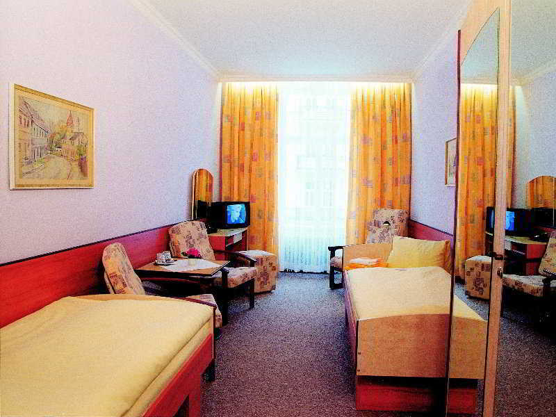 Krivan Hotel Karlovy Vary Exterior photo